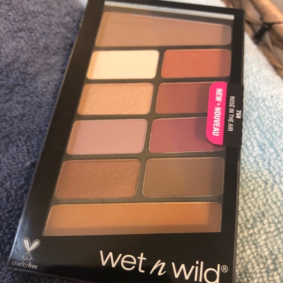 Color Icon 10 Eyeshadow Palette Rose in the Air - Picture 3 of 6